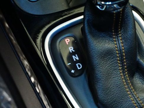 Used 2019 Jeep Compass Limited image 32