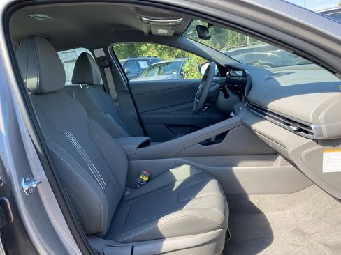 New 2025 Hyundai Elantra SEL image 33