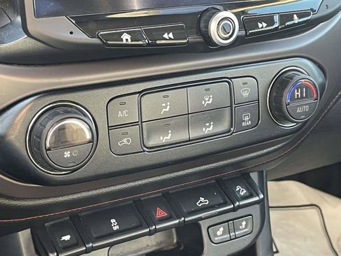 Used 2015 GMC Canyon SLE w/ All-Terrain Package image 30