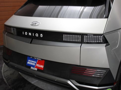 Used 2023 Hyundai Ioniq 5 SEL image 13