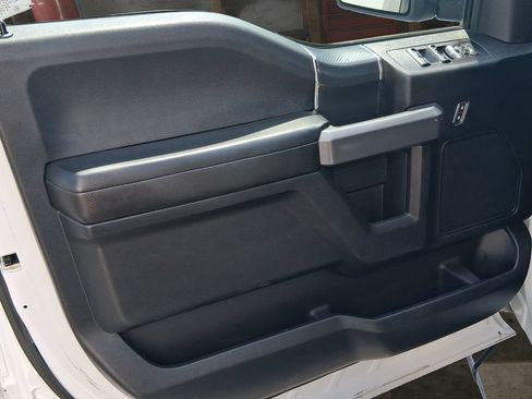Used 2018 Ford F150 XLT w/ Equipment Group 302A Luxury AWD/4WD image 14