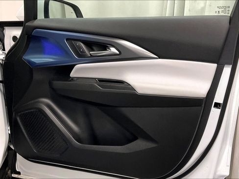 Used 2025 Chevrolet Equinox EV LT image 12