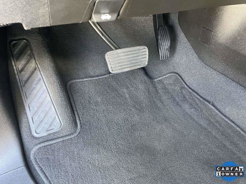 Used 2023 Chevrolet Suburban Premier image 19