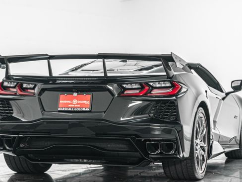 Used 2023 Chevrolet Corvette Stingray Premium Cpe w/ Z51 Performance Package RWD image 9