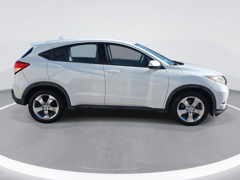 Used 2016 Honda HR-V LX image 4
