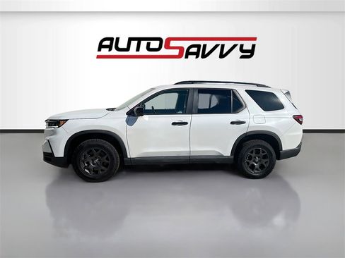 Used 2024 Honda Pilot TrailSport image 4