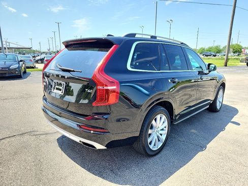 Used 2018 Volvo XC90 T6 Momentum w/ Momentum Plus Package AWD/4WD image 4