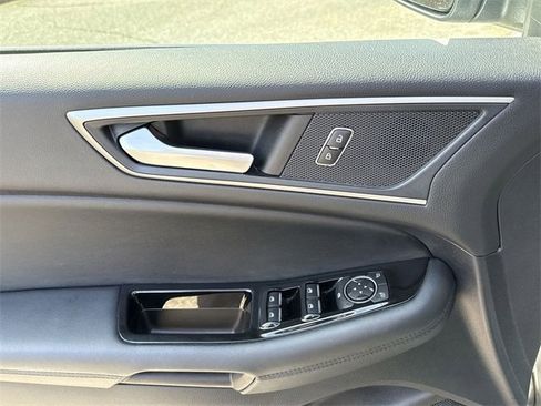 Used 2020 Ford Edge SEL w/ Convenience Package image 15