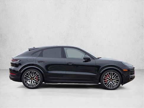 Used 2024 Porsche Cayenne S AWD/4WD image 4