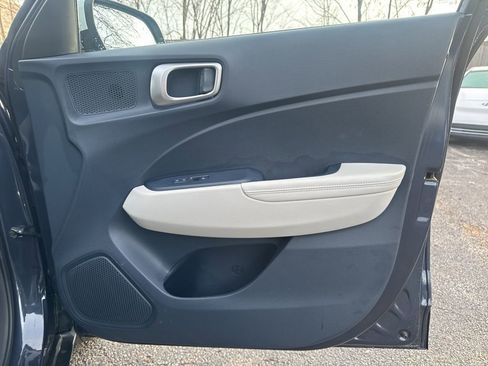 Used 2023 Hyundai Venue Limited w/ Cargo Package image 28