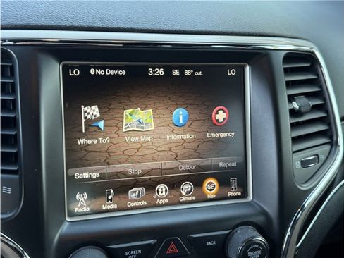 Used 2015 Jeep Grand Cherokee Limited image 46