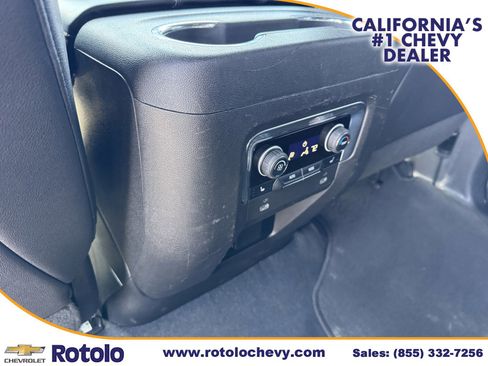 Used 2023 Chevrolet Suburban Premier AWD/4WD image 17