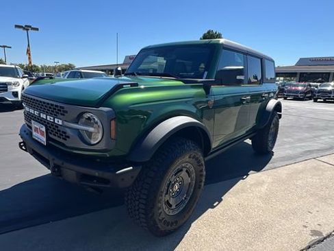 New 2025 Ford Bronco Badlands image 1