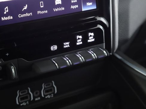 Used 2025 RAM 2500 Laramie w/ Night Edition image 14