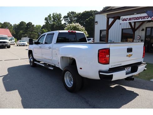 Used 2019 Chevrolet Silverado 3500 LT w/ LT Convenience Package AWD/4WD image 3
