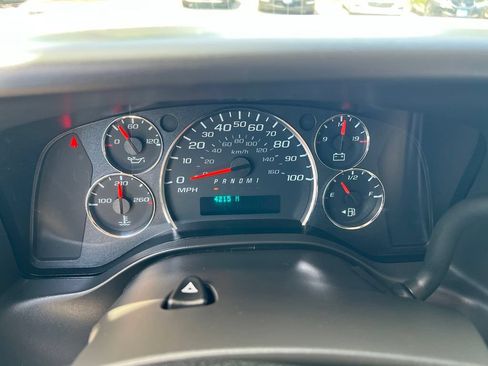 Used 2025 Chevrolet Express 2500 LT w/ LT Preferred Equipment Group RWD image 41