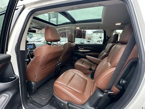 Used 2019 Subaru Ascent Touring w/ Popular Package #2 AWD/4WD image 9