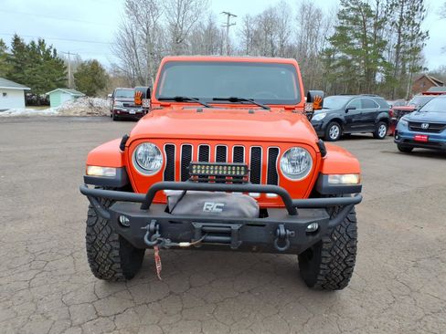 Used 2018 Jeep Wrangler Unlimited Sahara w/ Cold Weather Group AWD/4WD image 9