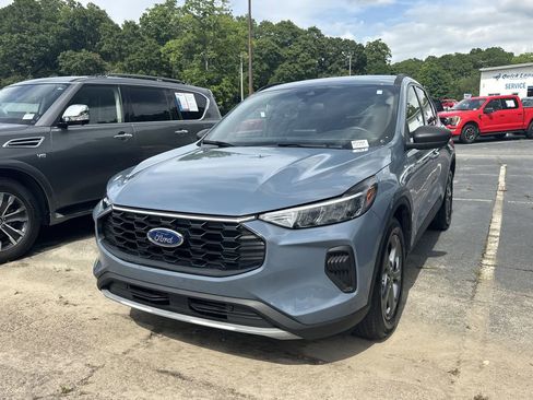 Used 2025 Ford Escape ST-Line FWD image 3