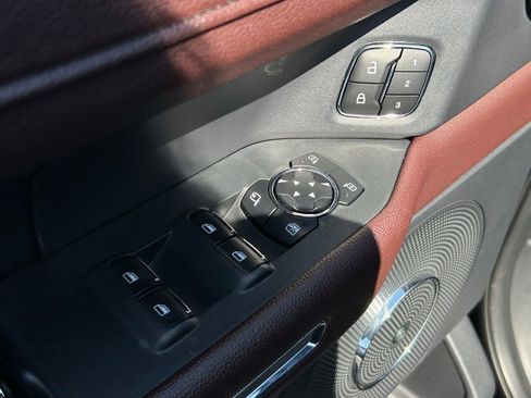 Used 2024 Ford Expedition Limited AWD/4WD image 17
