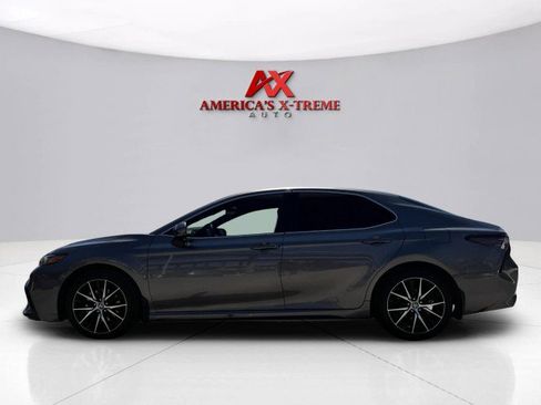 Used 2024 Toyota Camry SE image 2