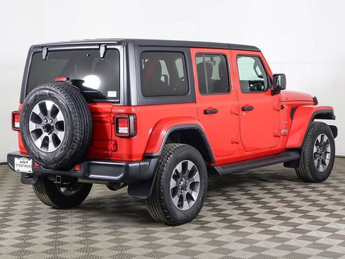 Used 2022 Jeep Wrangler Unlimited Sahara w/ Cold Weather Group AWD/4WD image 8