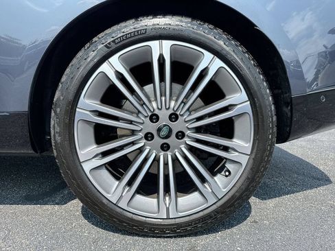 Used 2024 Land Rover Range Rover Long Wheelbase SE AWD/4WD image 31