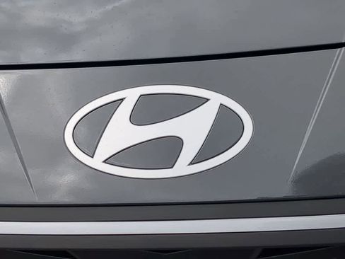 New 2025 Hyundai Elantra SE FWD image 12