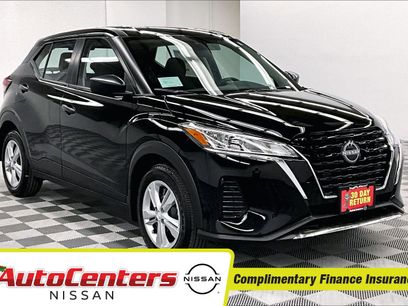 New 2025 Nissan Kicks Play S