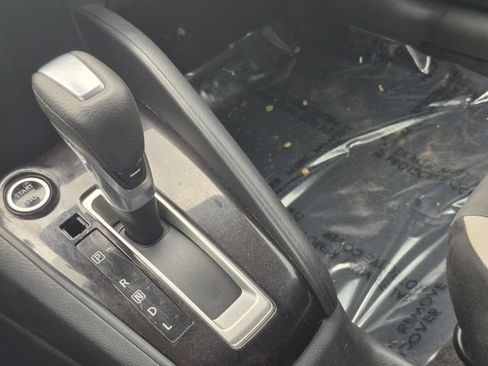 Used 2020 Nissan Versa SV FWD image 16