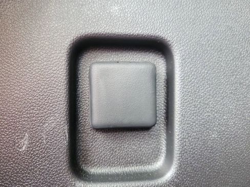 Used 2026 Chevrolet Equinox EV LT image 7