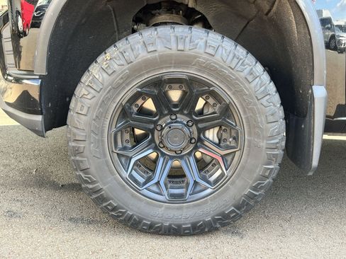 Used 2019 Chevrolet Silverado 1500 LT Trail Boss w/ Convenience Package AWD/4WD image 10
