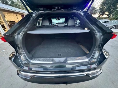 Used 2024 Toyota Venza Limited image 19