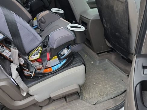 Used 2020 Chevrolet Traverse LT image 6