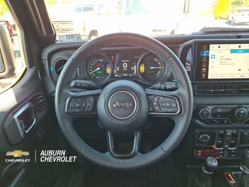 Used 2024 Jeep Wrangler Unlimited Rubicon 4xe AWD/4WD image 10