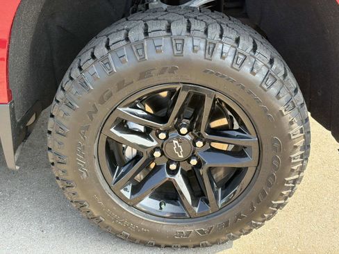 Certified 2021 Chevrolet Silverado 1500 LT Trail Boss w/ Safety Package AWD/4WD image 10