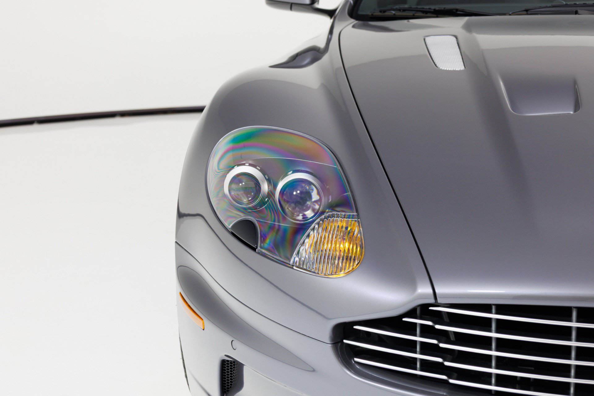 Used 2010 Aston Martin DBS Coupe RWD image 58
