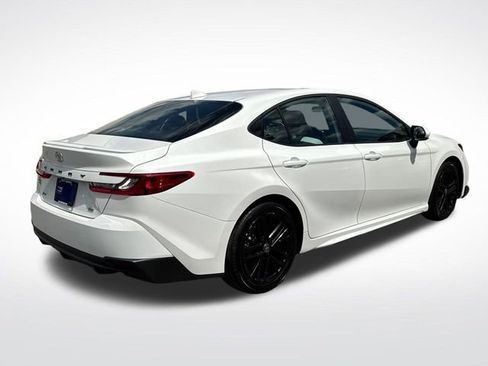 Used 2025 Toyota Camry SE FWD image 6