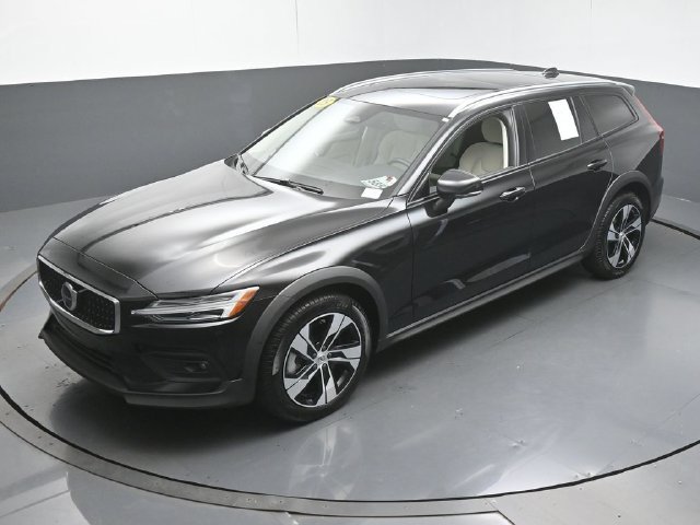 Used 2025 Volvo V60 B5 Cross Country Plus AWD/4WD image 45