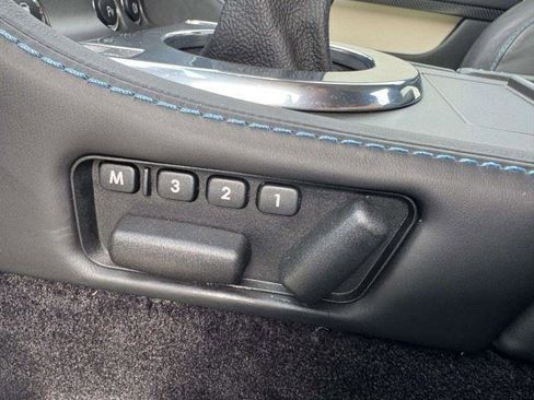 Used 2011 Aston Martin V12 Vantage Coupe RWD image 32