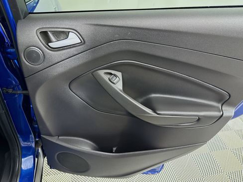 Used 2019 Ford Escape Titanium image 40