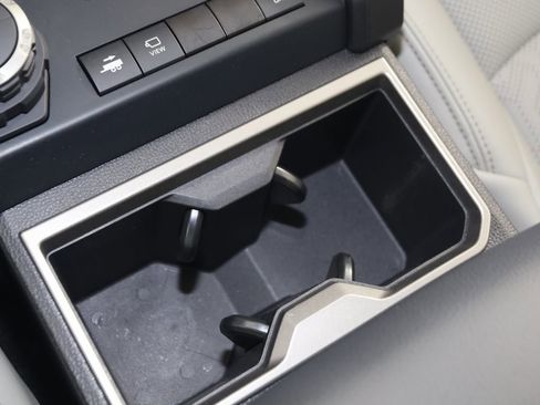 Used 2025 Toyota Tacoma Limited image 27