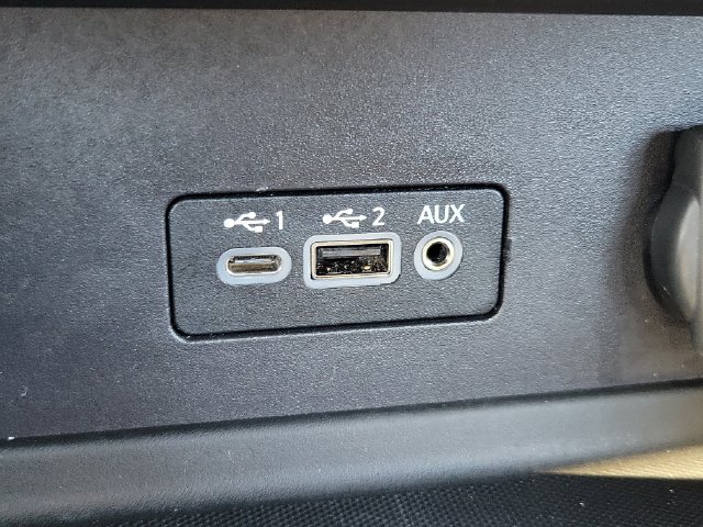 Used 2023 Nissan Sentra SR w/ SR Premium Package FWD image 32