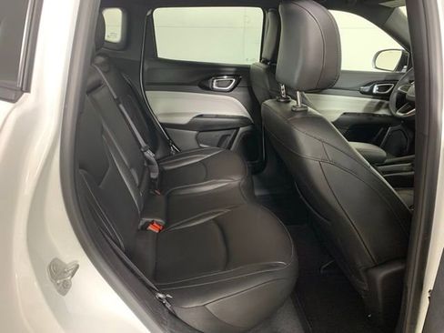 Used 2025 Jeep Compass Limited image 27