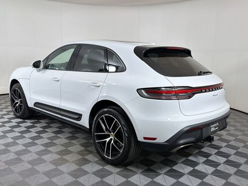 Certified 2024 Porsche Macan AWD/4WD image 3