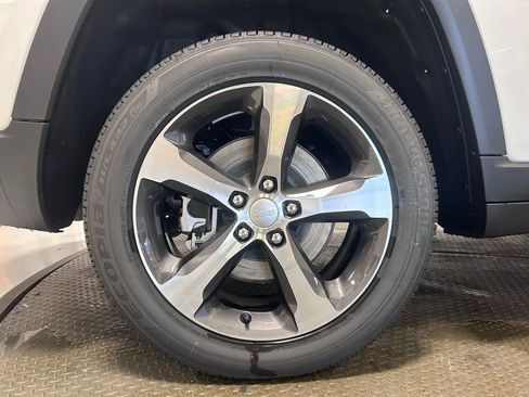 New 2026 Jeep Grand Cherokee L Limited AWD/4WD image 33