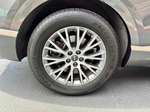Used 2022 Genesis GV80 2.5T w/ Advanced Package 03 RWD image 14