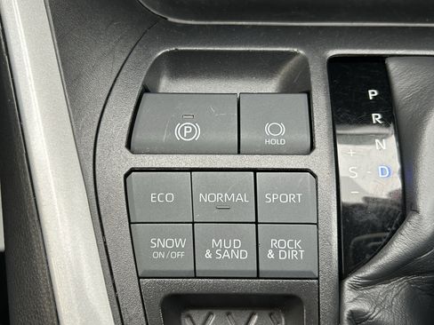 Certified 2025 Toyota RAV4 XLE AWD/4WD image 31