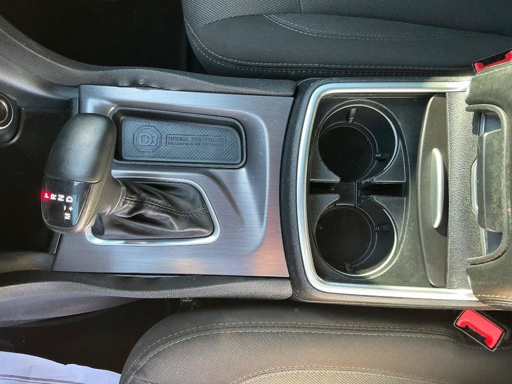 Used 2015 Dodge Charger SE w/ Sport Appearance Group RWD image 19