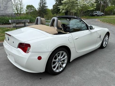 Used 2006 BMW Z4 3.0i image 8